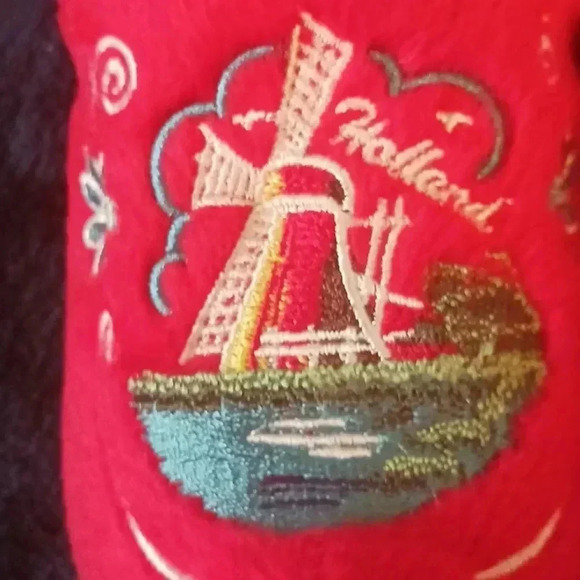 Baby shoes from artwork displaying Holland..6/9 months... - Picture 3 of 5